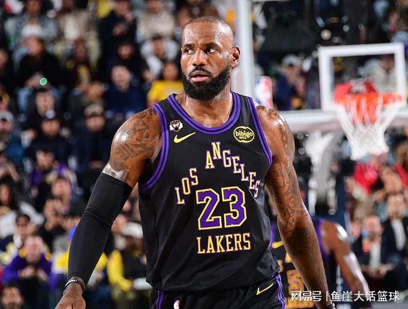 世界杯直播官网入口-湖人两大败因出炉，老詹回应质疑！东契奇两人真该批，雷迪克不满